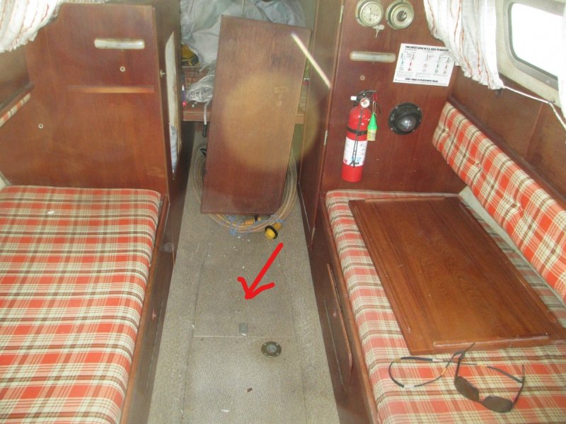 Marieholm Folkboat 26 floor photo.jpg